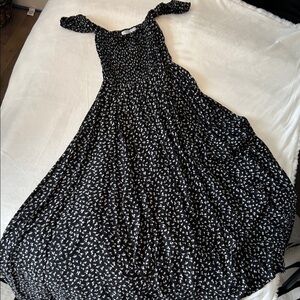 Auguste The Label Black and White Floral off-Shoulder Maxi Dress 2 flowy